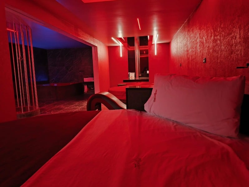 Área de descanso de la habitación con jacuzzi, Red Garden Hotel CDMX